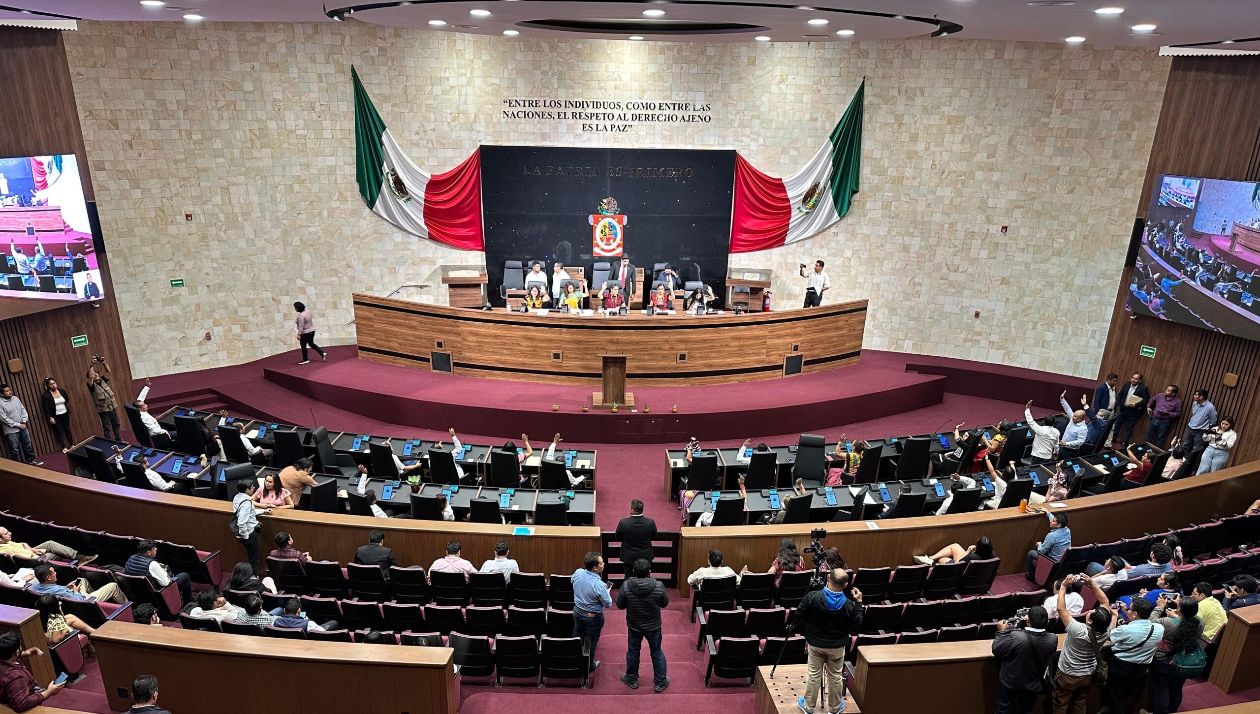 Avala Parlamento de Oaxaca el reconocimiento de denominación política de cuatro localidades a Núcleos Rurales y una a categoría administrativa de Agencia de Policía Avala Parlamento de Oaxaca el reconocimiento de denominación política de cuatro localidades a Núcleos Rurales y una a categoría administrativa de Agencia de Policía