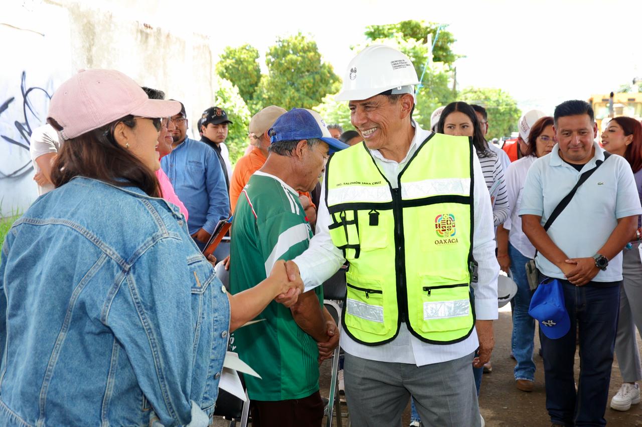 Arranca Gobernador de Oaxaca construcción de vialidad en Pueblo Nuevo Arranca Gobernador de Oaxaca construcción de vialidad en Pueblo Nuevo