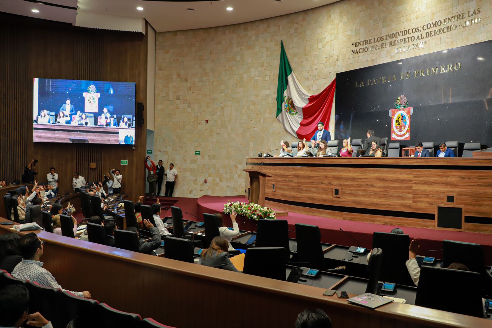 Exhorta Congreso local a dependencias gubernamentales federales y estatales a implementar Plan de Atención Inmediata para Migrantes Oaxaqueños Deportados de la UE Exhorta Congreso local a dependencias gubernamentales federales y estatales a implementar Plan de Atención Inmediata para Migrantes Oaxaqueños Deportados de la UE