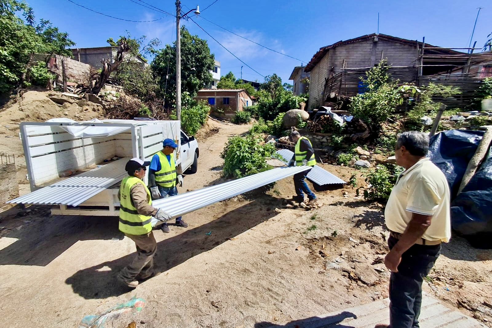 Continúa Soapa dando apoyo a familias damnificadas por el huracán Erick