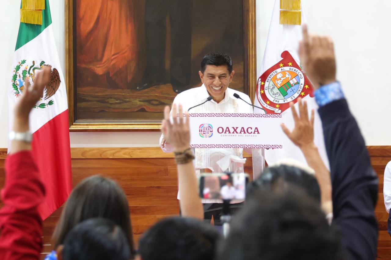 Destaca Salomón Jara espíritu incluyente y comunitario de la Guelaguetza Destaca Salomón Jara espíritu incluyente y comunitario de la Guelaguetza