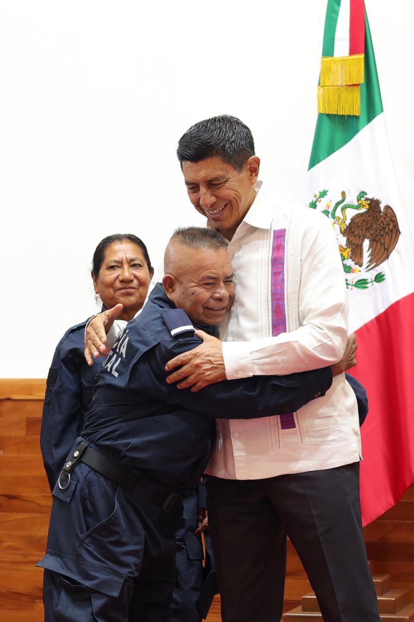 Dignifica Gobierno de Salomón Jara a cuerpos de seguridad con incremento salarial y nuevo esquema de pensiones Dignifica Gobierno de Salomón Jara a cuerpos de seguridad con incremento salarial y nuevo esquema de pensiones