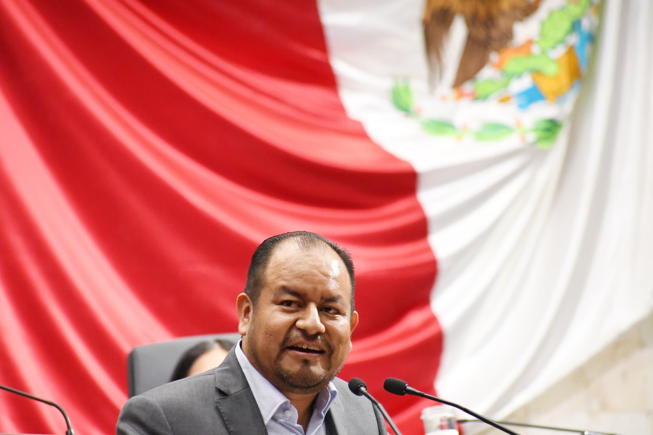 Proponen reconocer como elementos culturales identitarios, materiales e inmateriales los conocimientos, técnicas, diseños y bordados de la indumentaria típica de Santo Tomás Ocotepec. Proponen reconocer como elementos culturales identitarios, materiales e inmateriales los conocimientos, técnicas, diseños y bordados de la indumentaria típica de Santo Tomás Ocotepec.