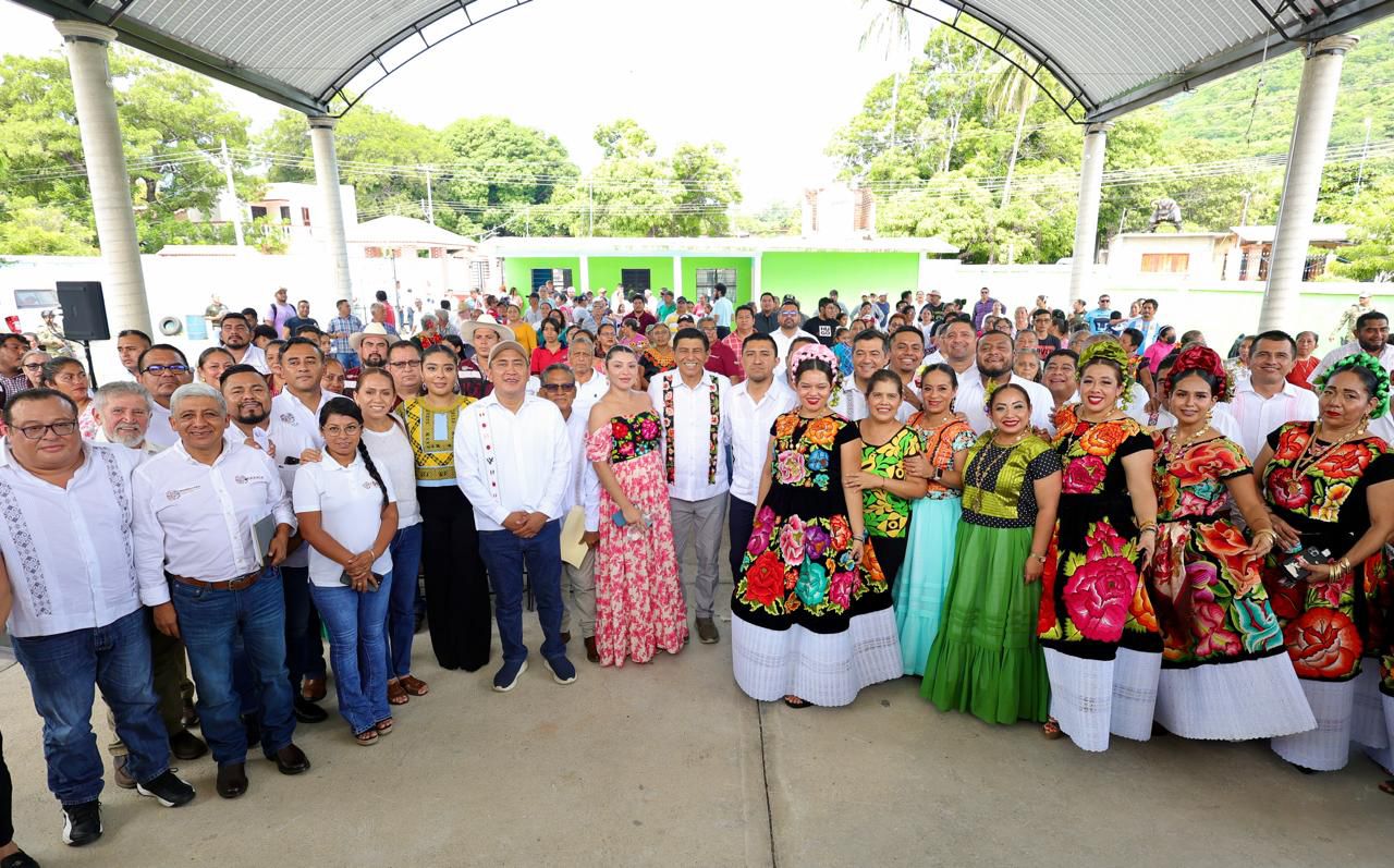 En Magdalena Tlacotepec, Salomón Jara resalta el valor del cuidado al medio ambiente para detonar el desarrollo comunitario En Magdalena Tlacotepec, Salomón Jara resalta el valor del cuidado al medio ambiente para detonar el desarrollo comunitario