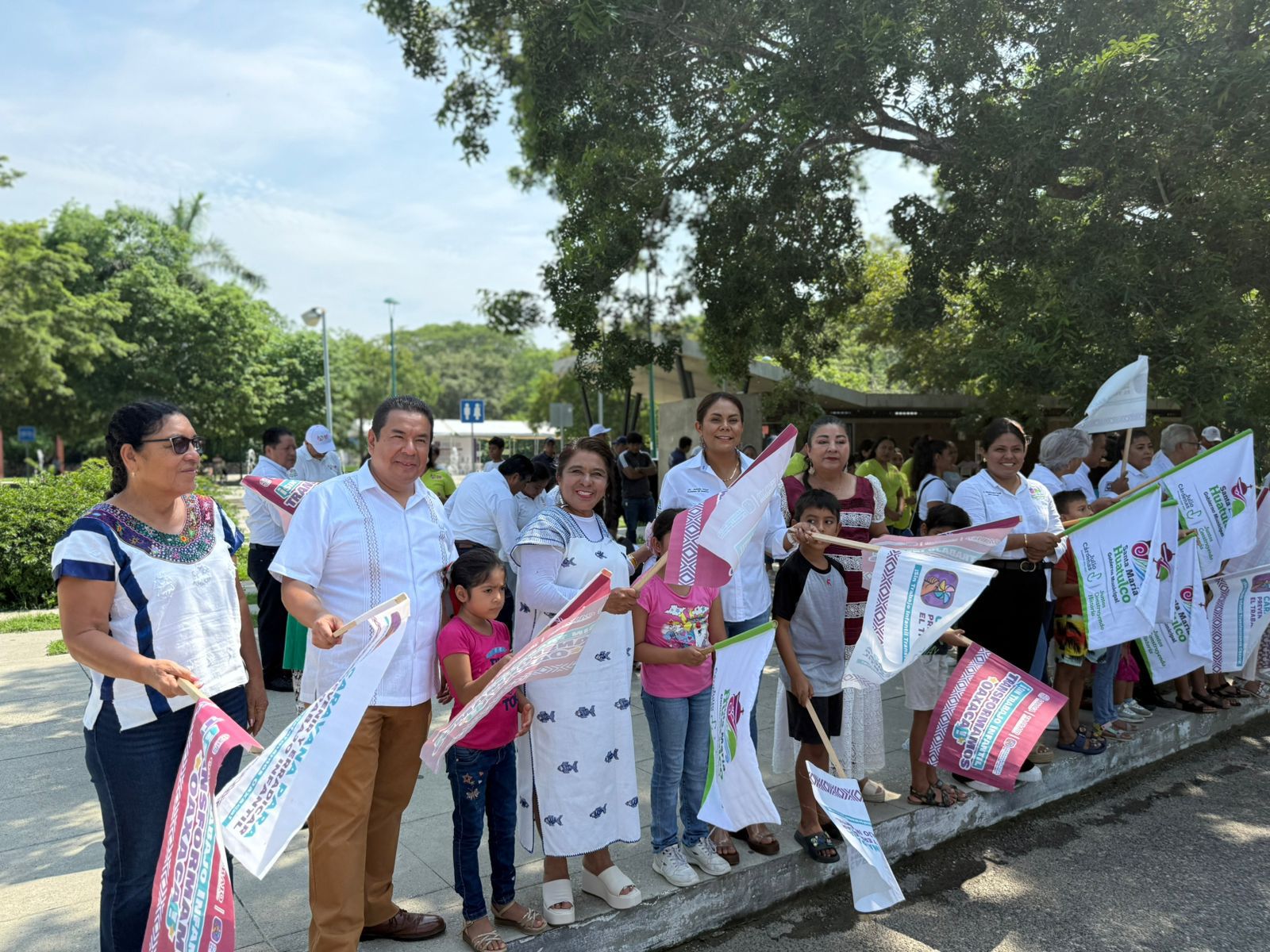 En el Día Guinda, la Caravana contra el Trabajo Infantil recorrió Huatulco, Puerto Ángel y Mazunte En el Día Guinda, la Caravana contra el Trabajo Infantil recorrió Huatulco, Puerto Ángel y Mazunte