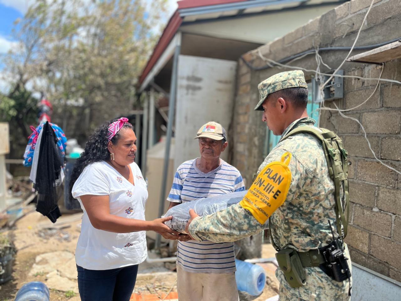 Entrega DIF Oaxaca 23 mil 580 canastas alimentarias a familias costeñas, istmeñas y serranas Entrega DIF Oaxaca 23 mil 580 canastas alimentarias a familias costeñas, istmeñas y serranas