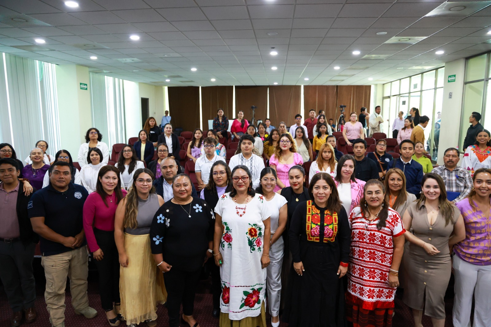 Foro en el Congreso de Oaxaca aborda el acecho como forma de violencia invisible Foro en el Congreso de Oaxaca aborda el acecho como forma de violencia invisible