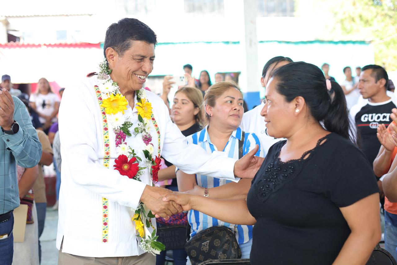 Sin distinciones, Valerio Trujano recibe apoyo del Gobierno de la Primavera Oaxaqueña