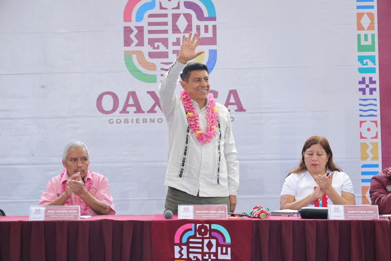 Mejora Salomón Jara la conectividad con la atención de dos vías en San Ildefonso Villa Alta Mejora Salomón Jara la conectividad con la atención de dos vías en San Ildefonso Villa Alta
