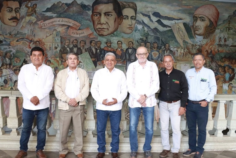 Estrecha titular de la Sefader Victor Lopez Leyva lazos de cooperación con el INIFAP Estrecha titular de la Sefader Victor Lopez Leyva lazos de cooperación con el INIFAP