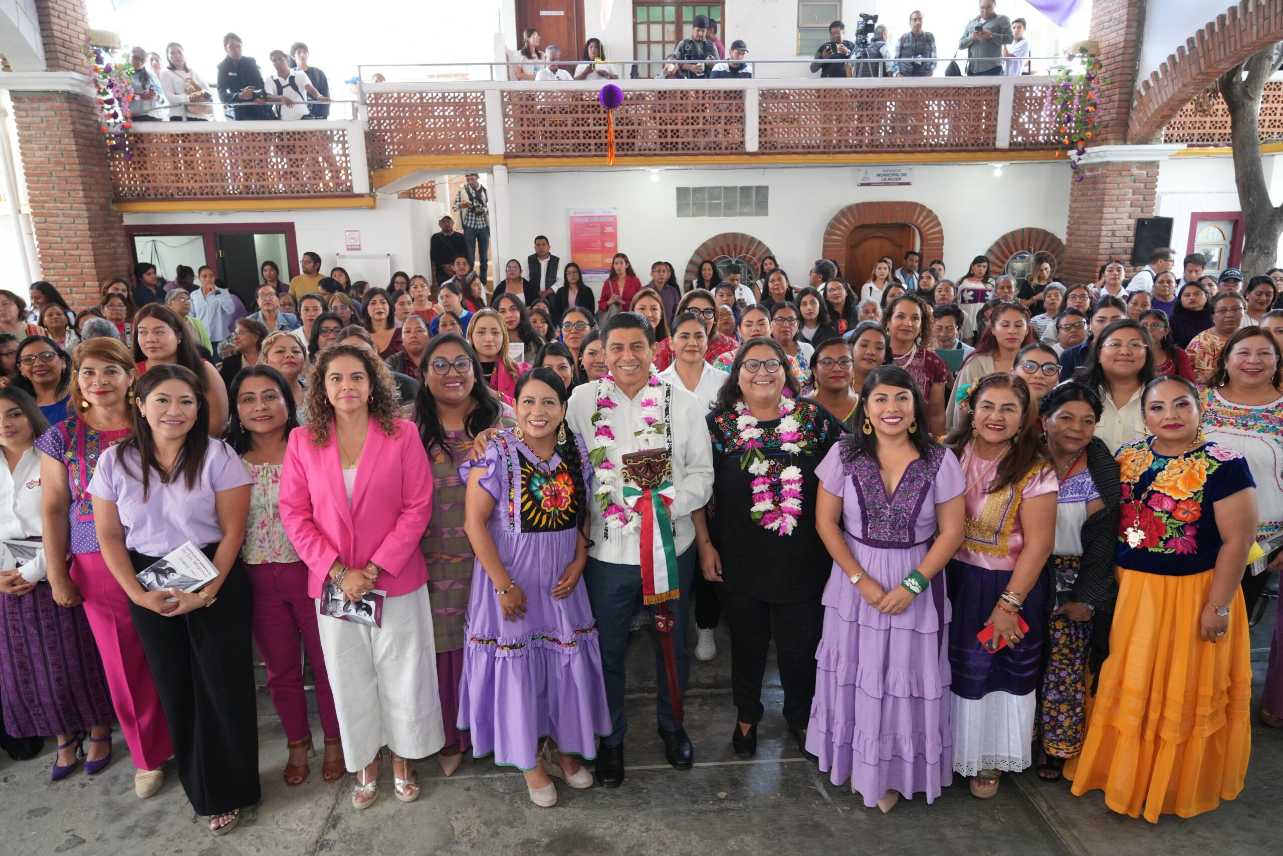 Construyen gobiernos de México y Oaxaca sendero de libertad y justicia con inauguración de Centros LIBRE para mujeres Construyen gobiernos de México y Oaxaca sendero de libertad y justicia con inauguración de Centros LIBRE para mujeres
