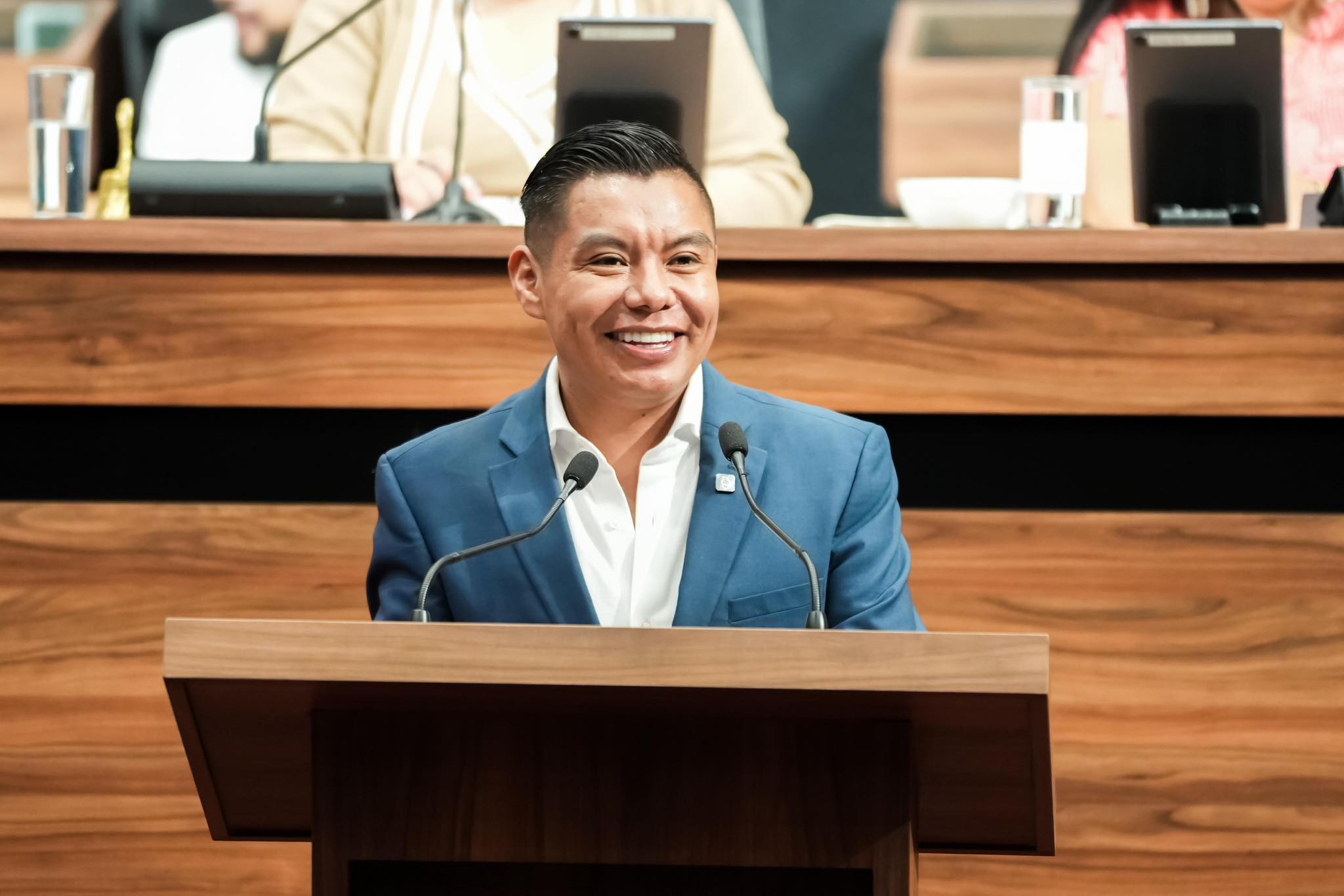 Benjamín Viveros Montalvo propone inscribir con letras doradas en el Muro de Honor del Recinto Legislativo el nombre de Demetrio Vallejo Martínez, luchador social y dirigente obrero Benjamín Viveros Montalvo propone inscribir con letras doradas en el Muro de Honor del Recinto Legislativo el nombre de Demetrio Vallejo Martínez, luchador social y dirigente obrero