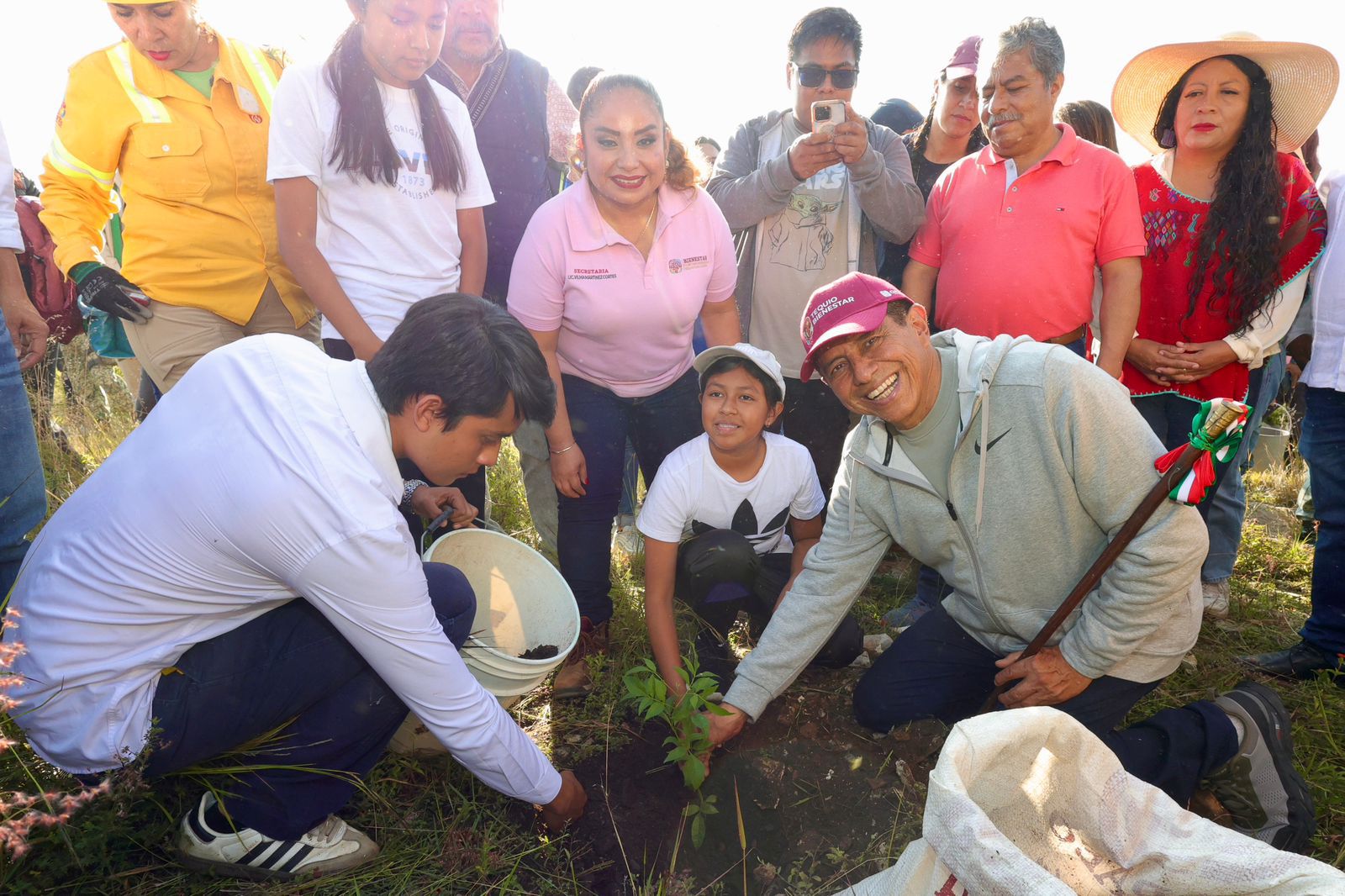 Encabeza Salomón Jara Mega Tequio de Reforestación en Monte Albán Encabeza Salomón Jara Mega Tequio de Reforestación en Monte Albán