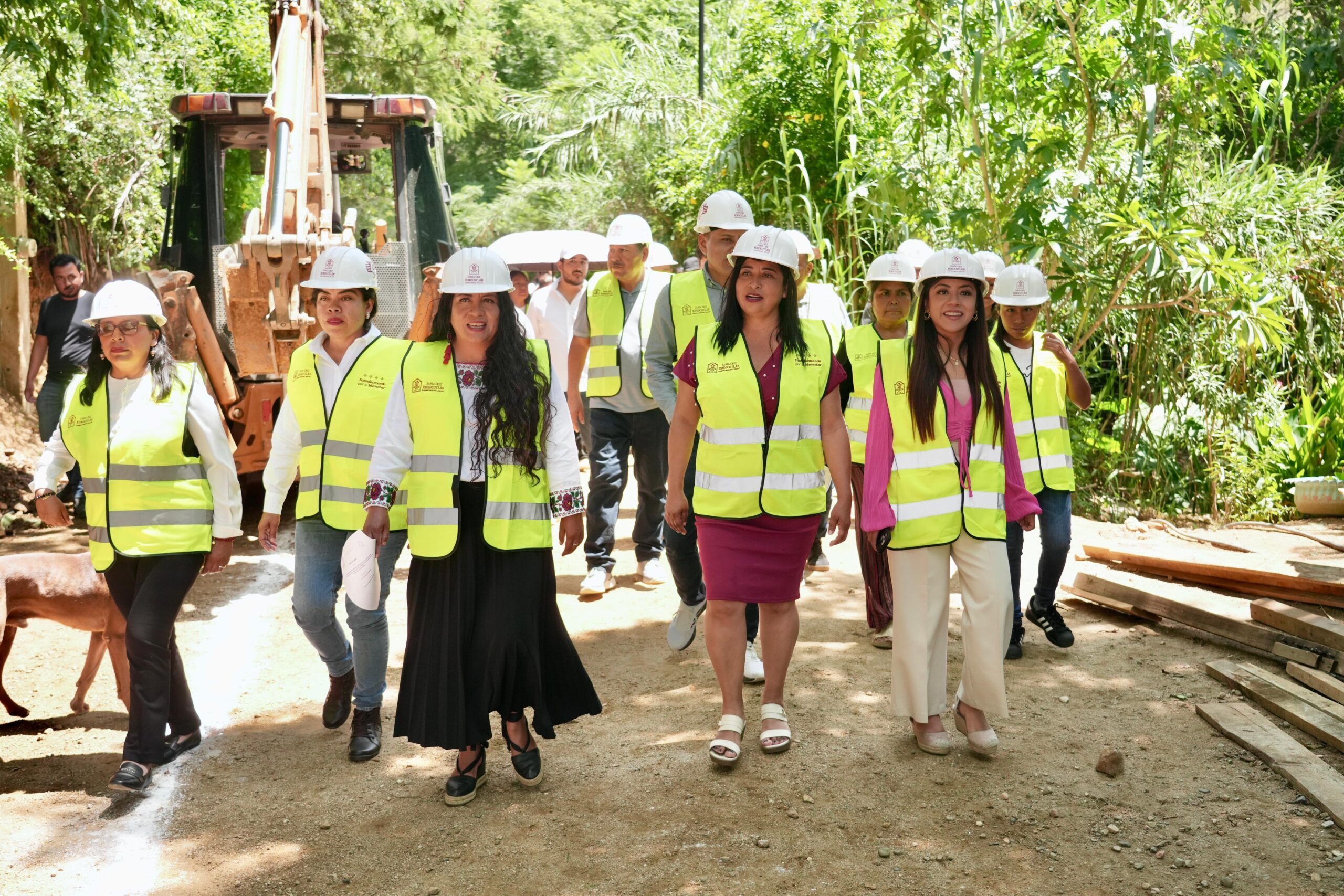 Entre palas y adoquines, en Xoxocotlán se escribe una nueva historia Entre palas y adoquines, en Xoxocotlán se escribe una nueva historia