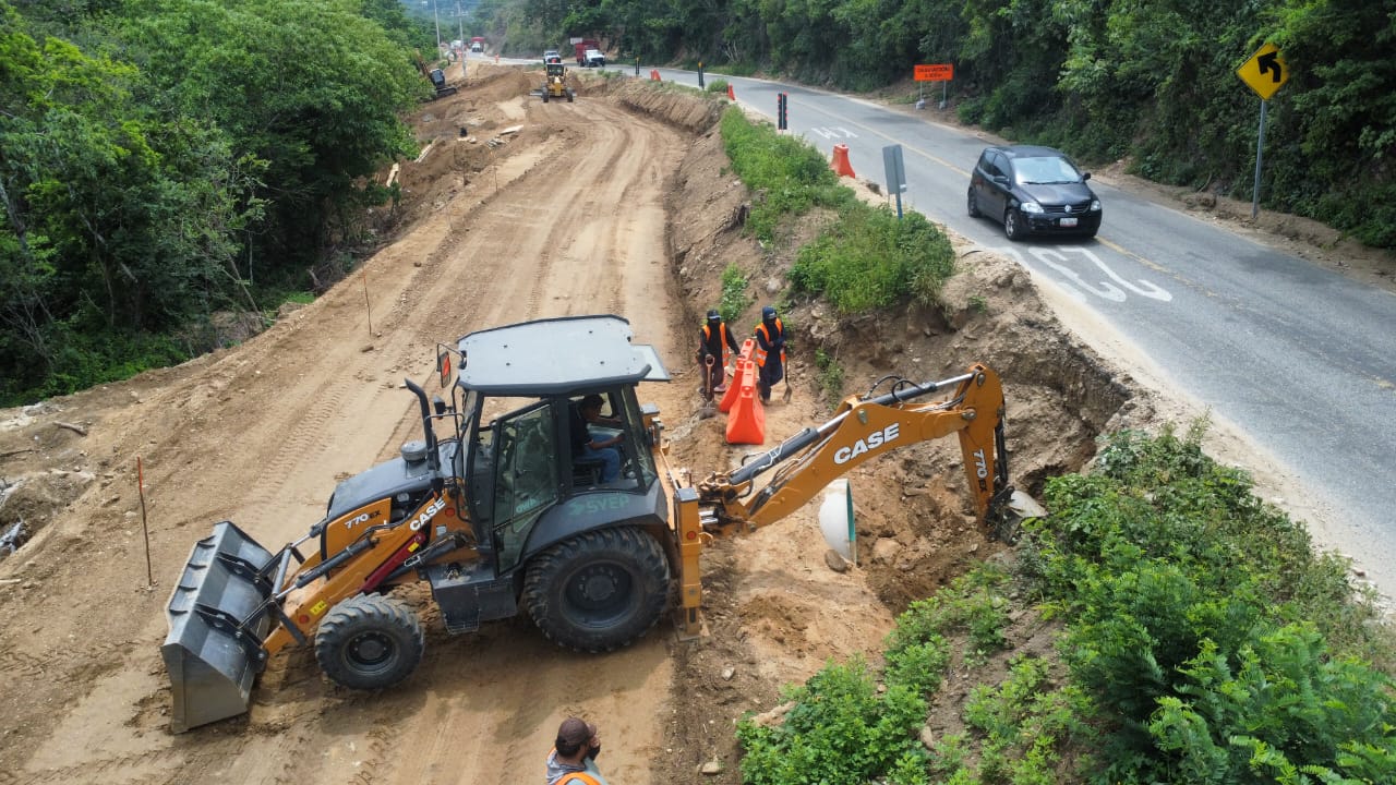 Exhorta Sectur Oaxaca a turistas tomar precauciones por paso intermitente en carretera federal 200