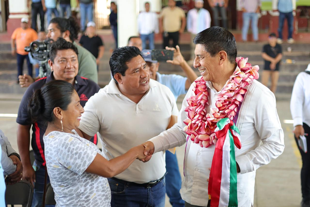 Invierte Salomón Jara en infraestructura educativa de San Pedro Huamelula para consolidar los procesos de aprendizaje Invierte Salomón Jara en infraestructura educativa de San Pedro Huamelula para consolidar los procesos de aprendizaje