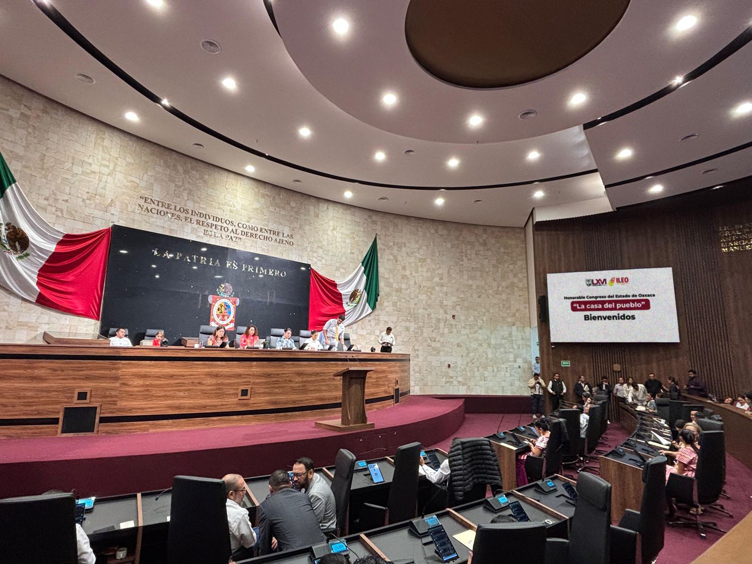 Del silencio a la palabra: lenguas originarias escriben historia en el recinto legislativo Del silencio a la palabra: lenguas originarias escriben historia en el recinto legislativo