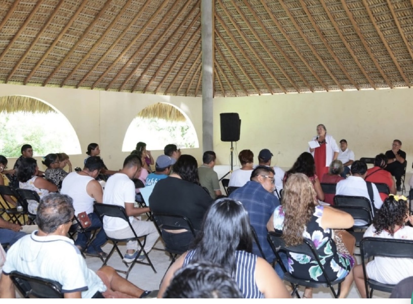 Senadora Luisa Cortés acude a Santa María Colotepec Senadora Luisa Cortés acude a Santa María Colotepec