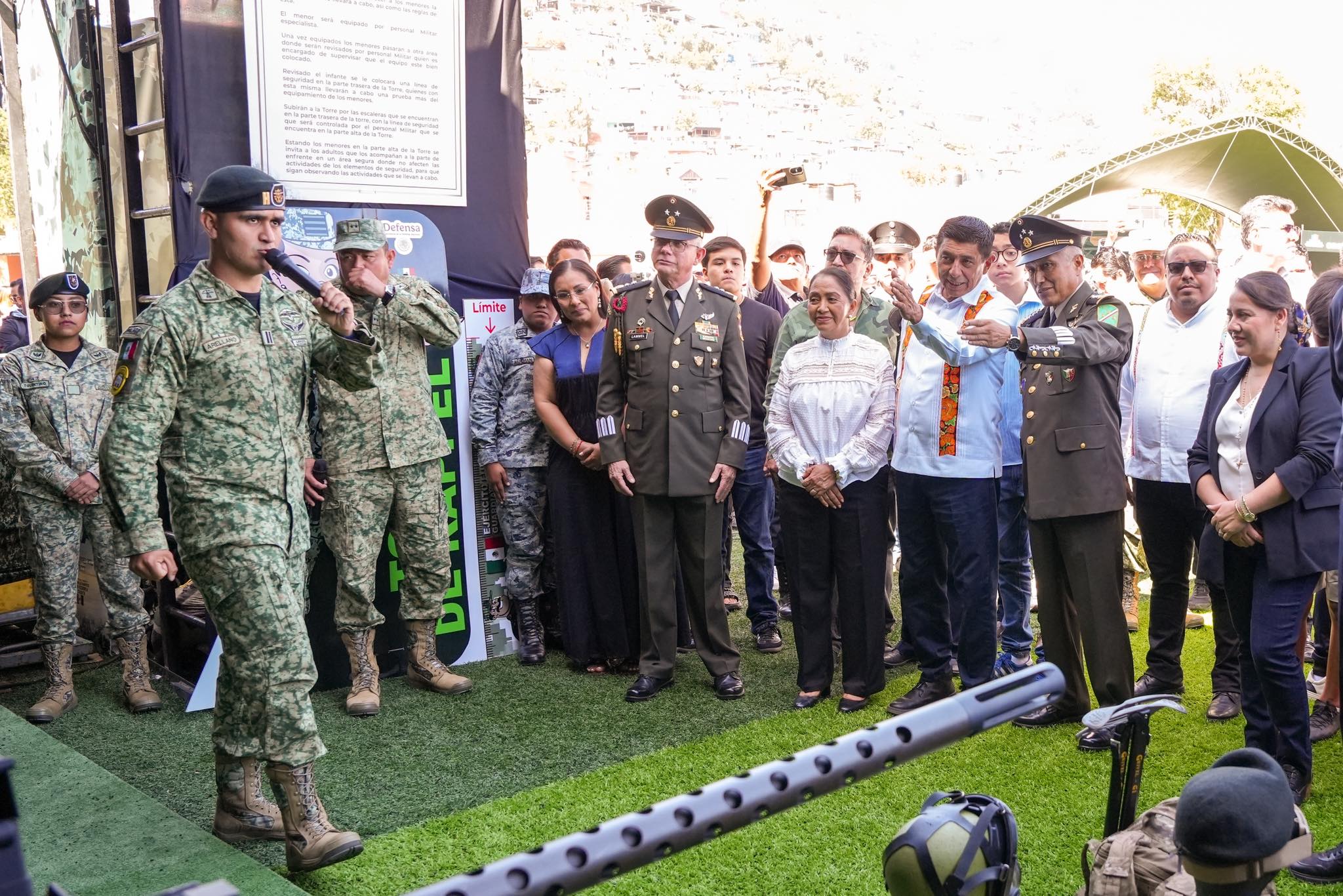La Gran Fuerza de México se exhibe en el Parque Primavera Oaxaqueña Cho Ndobá, con la presencia de Karina Baron. La Gran Fuerza de México se exhibe en el Parque Primavera Oaxaqueña Cho Ndobá, con la presencia de Karina Baron.
