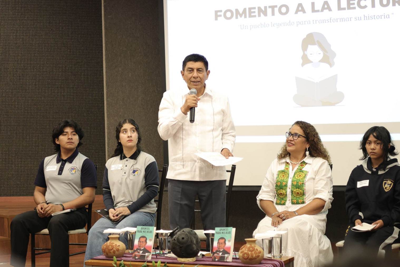 La Primavera Oaxaqueña brinda herramientas a las juventudes para ser líderes del futuro: Salomón Jara La Primavera Oaxaqueña brinda herramientas a las juventudes para ser líderes del futuro: Salomón Jara