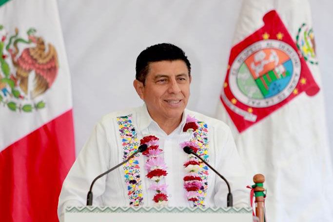 NO MAS NOMBRE DE GOBERNADORES, PRESIDENTES O POLITICOS EN LAS CALLES, ANUNCIA GOBERNADOR DE OAXACA