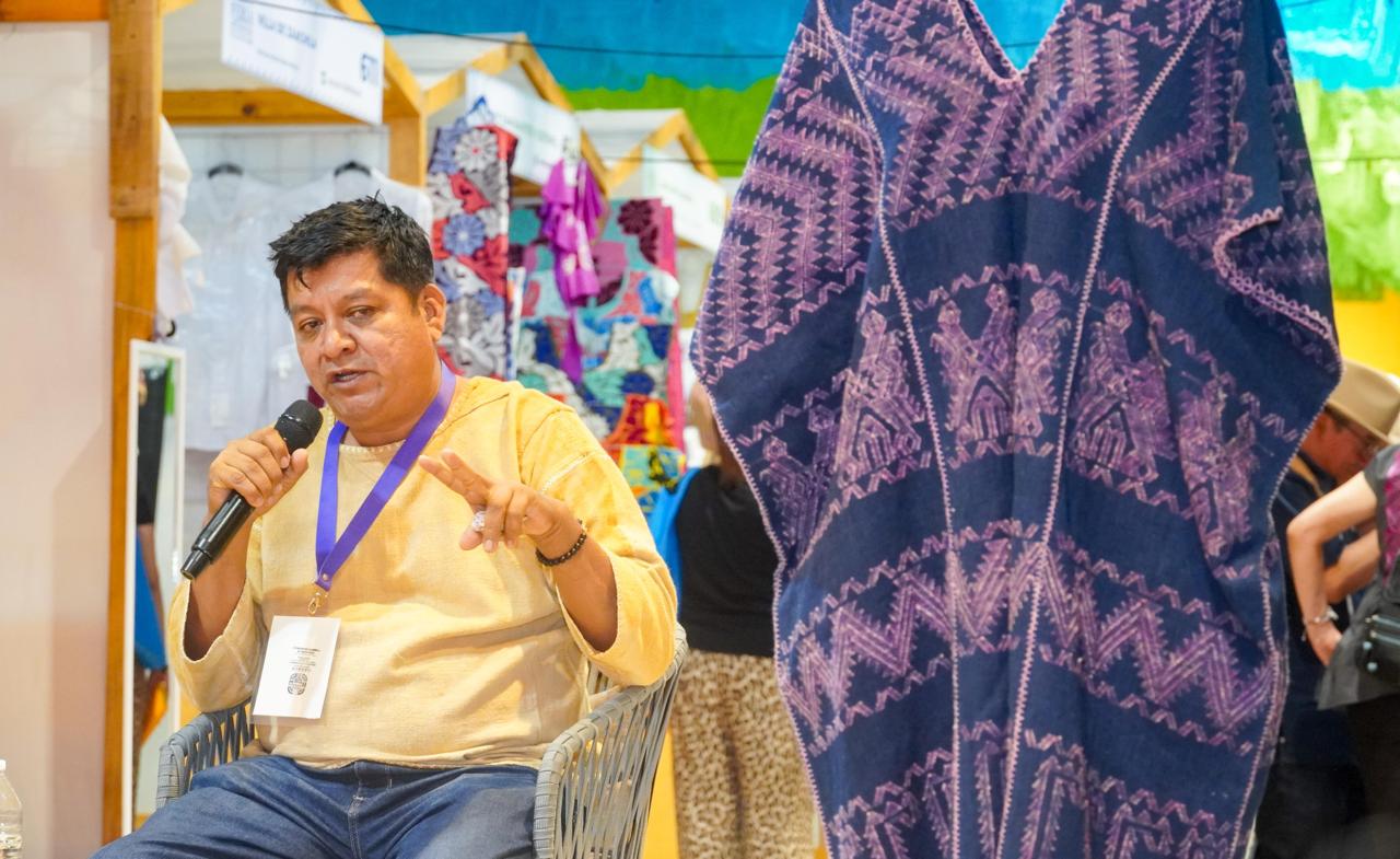 Destacan manejo y conservación del caracol púrpura como tinte natural en Expo Feria Artesanal 2025 Destacan manejo y conservación del caracol púrpura como tinte natural en Expo Feria Artesanal 2025