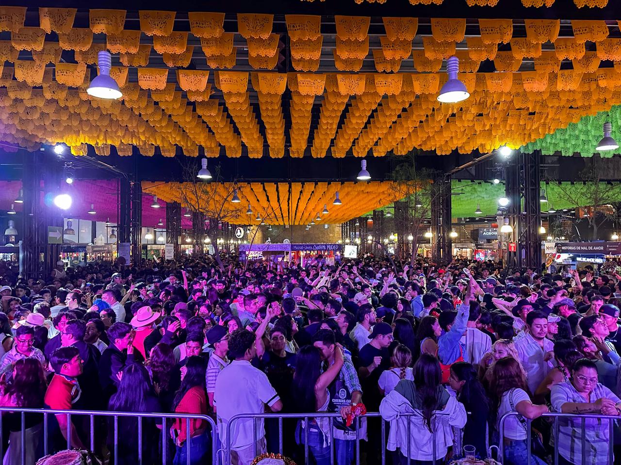 Feria del Mezcal 2025 rompe récord de asistencia con más de 17 mil visitantes en un solo día