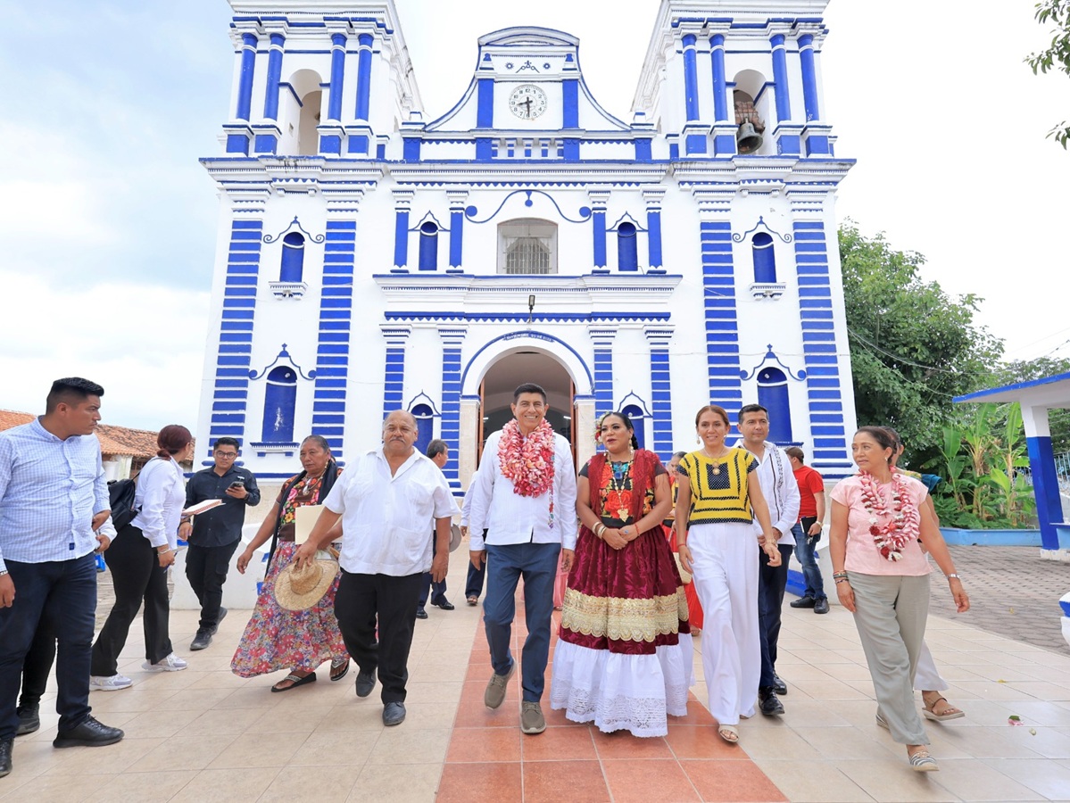 Entrega Gobierno de Oaxaca a Santo Domingo Tehuantepec patrimonio cultural y fortalece infraestructura educativa con más de 6.7 mdp Entrega Gobierno de Oaxaca a Santo Domingo Tehuantepec patrimonio cultural y fortalece infraestructura educativa con más de 6.7 mdp