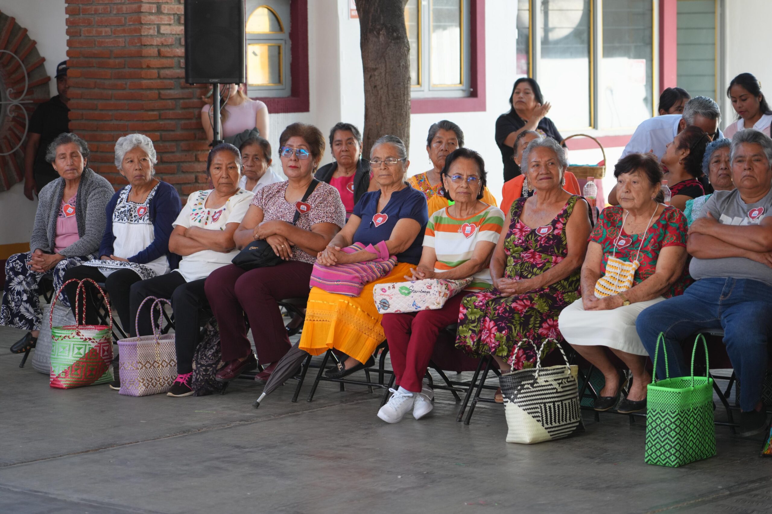 Xoxocotlán reconoce sabiduría y legado de personas adultas mayores en su día Xoxocotlán reconoce sabiduría y legado de personas adultas mayores en su día