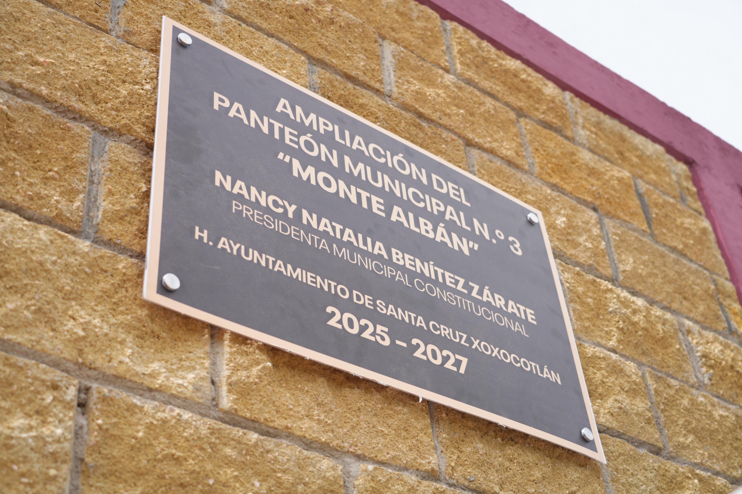 Amplían panteón Monte Albán en Xoxocotlán, beneficiará a miles de habitantes