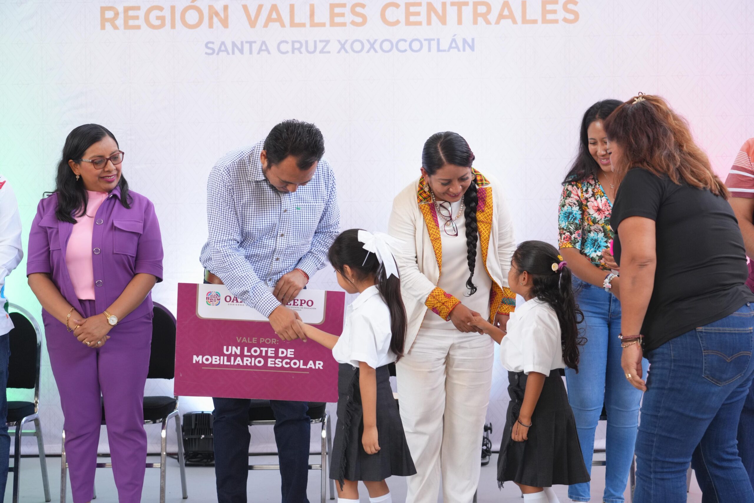Fortalecen infraestructura educativa en Xoxocotlán; benefician a 89 instituciones