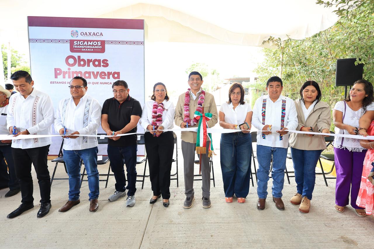 Inaugura Salomón Jara carretera en San Pablo Huitzo y arranca construcción de planta de tratamiento de agua