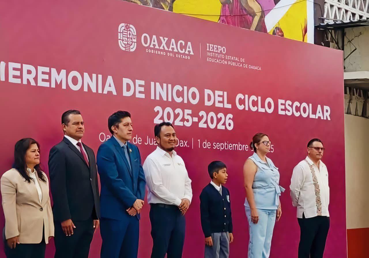 En inicio de ciclo escolar 2025-2026, Salomón Jara destaca modelo educativo con justicia social y respeto a la diversidad cultural