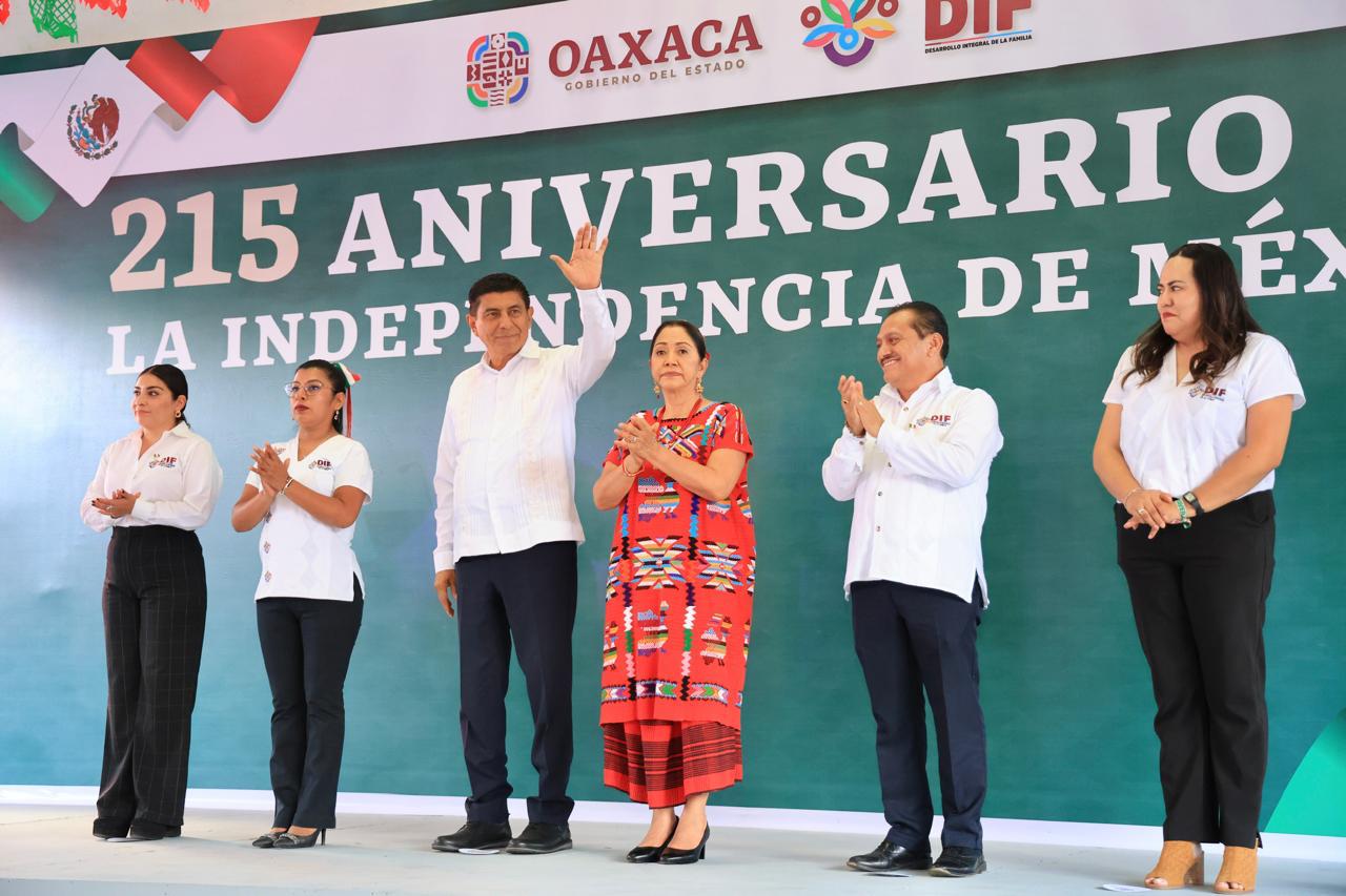 Honra DIF Oaxaca a las mujeres y hombres que legaron patria y libertad