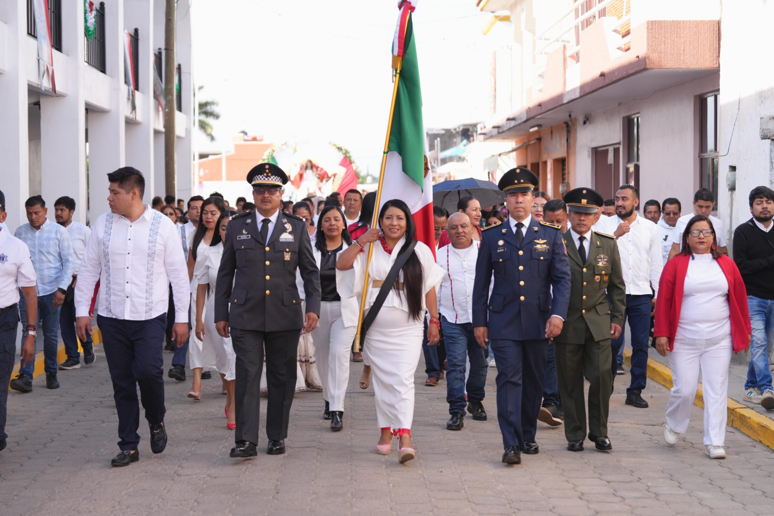 Llama Nancy Benítez a honrar ejemplo de lucha y dignidad de las heroínas y héroes patrios