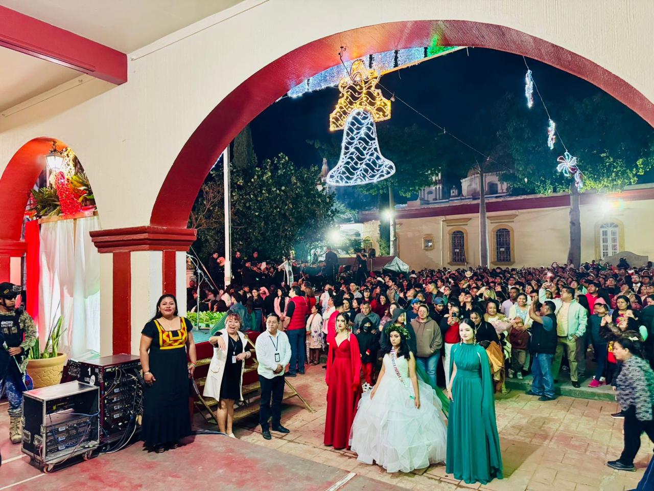 Disfrutaron familias oaxaqueñas del Grito de Independencia en un clima de paz: Sego