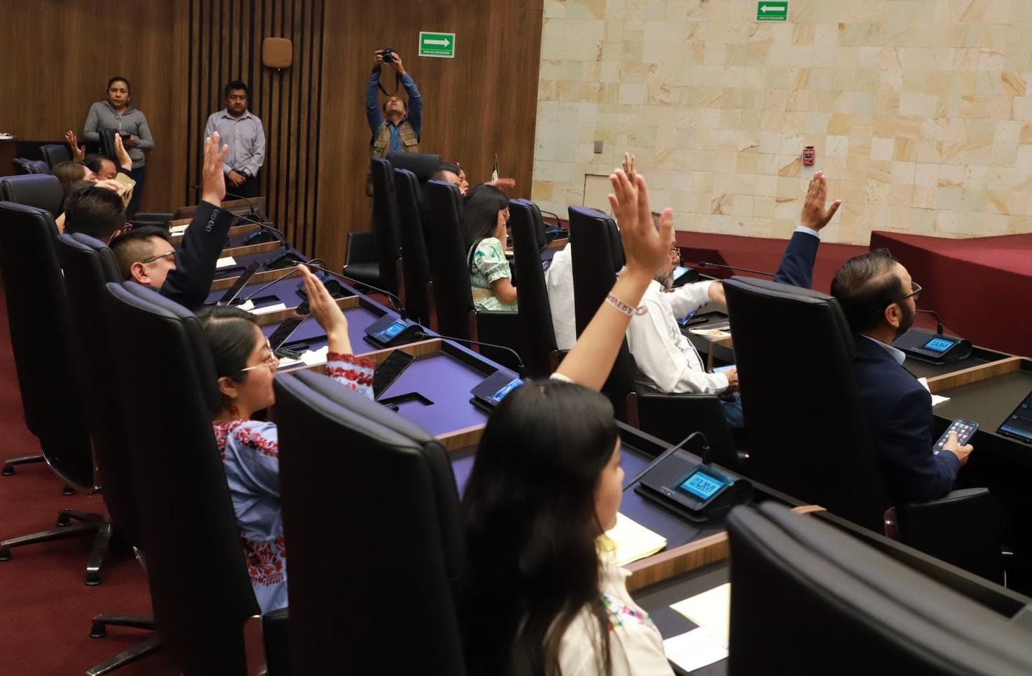 Aprueba Congreso del Estado la elevación de categorías administrativas de Agencia Municipal en el Istmo y de Agencias de Policía en la Mixteca Aprueba Congreso del Estado la elevación de categorías administrativas de Agencia Municipal en el Istmo y de Agencias de Policía en la Mixteca