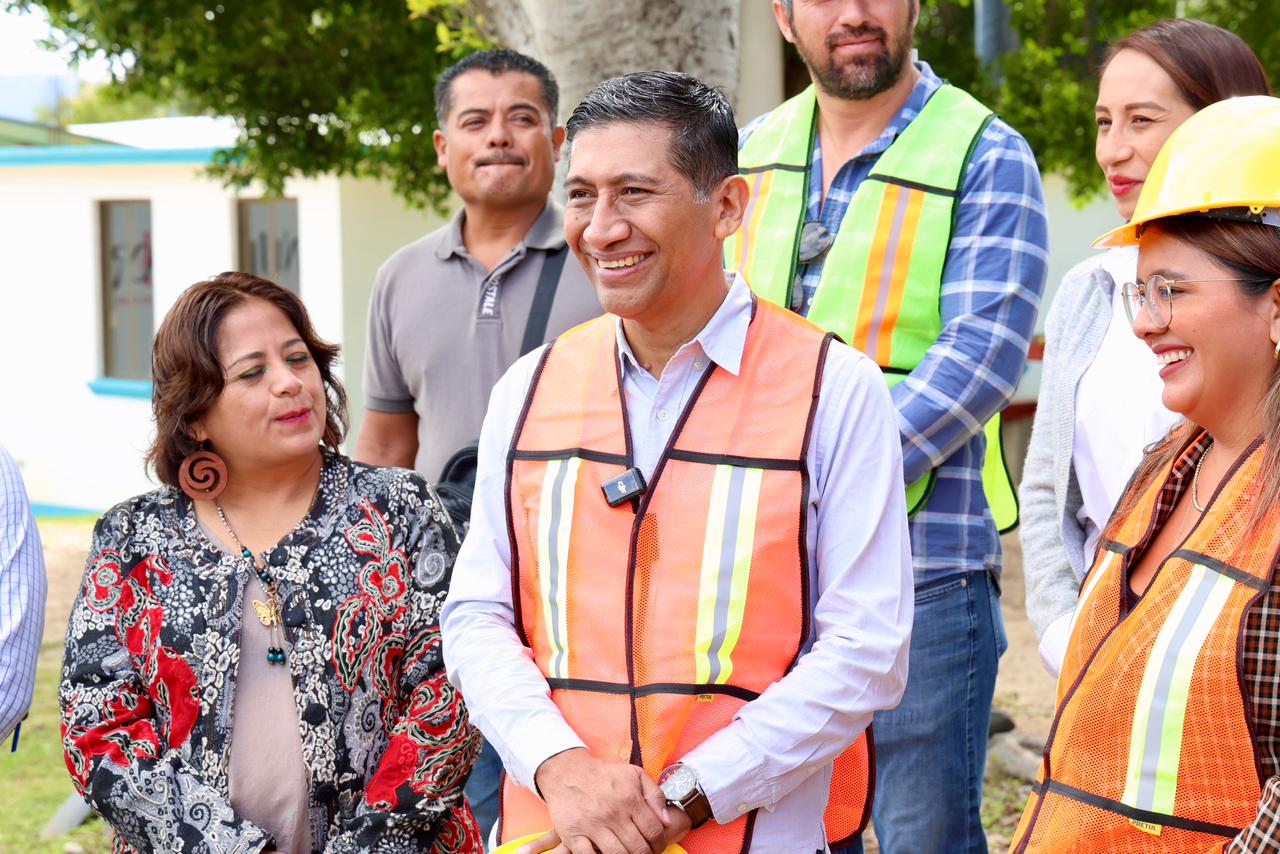 Arranca Iocied obras de mejoramiento de la secundaria Jaime Torres Bodet de San Lorenzo Cacaotepec Arranca Iocied obras de mejoramiento de la secundaria Jaime Torres Bodet de San Lorenzo Cacaotepec