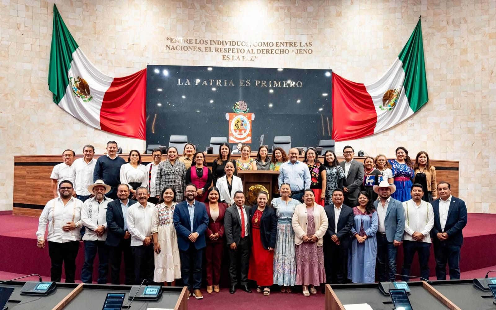 Clausura Congreso de Oaxaca Segundo Periodo Ordinario de Sesiones correspondiente al primer año de la LXVI Legislatura