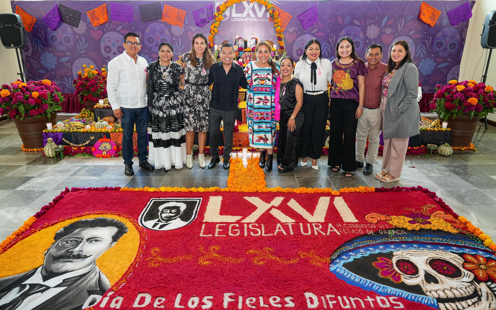 Como un homenaje a las tradiciones y la memoria colectiva se inaugura en el Congreso del Estado el Altar Monumental de Día de Muertos Como un homenaje a las tradiciones y la memoria colectiva se inaugura en el Congreso del Estado el Altar Monumental de Día de Muertos