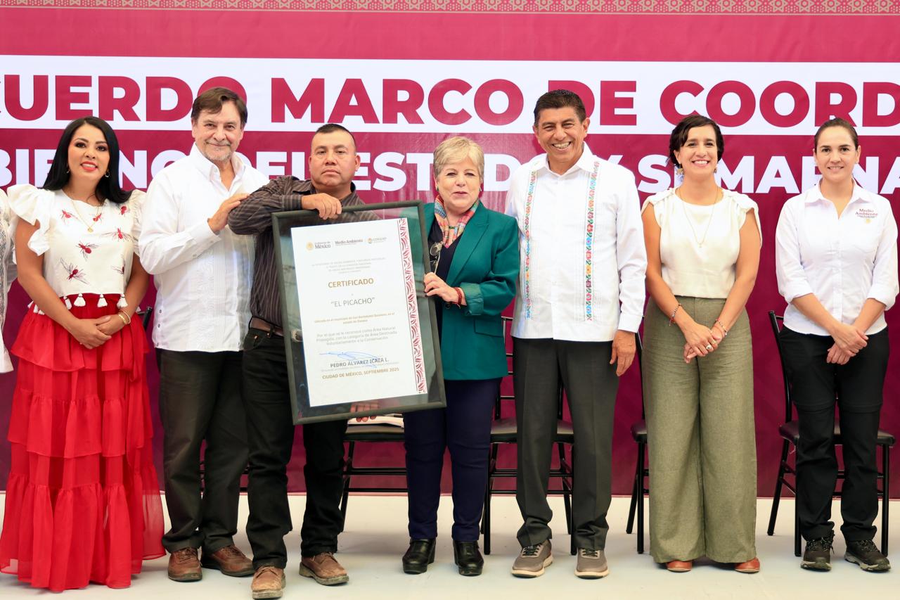 Entrega Salomón Jara 5 certificados a comunidades que se integran a conservación voluntaria de Áreas Naturales Protegidas de Oaxaca Entrega Salomón Jara 5 certificados a comunidades que se integran a conservación voluntaria de Áreas Naturales Protegidas de Oaxaca