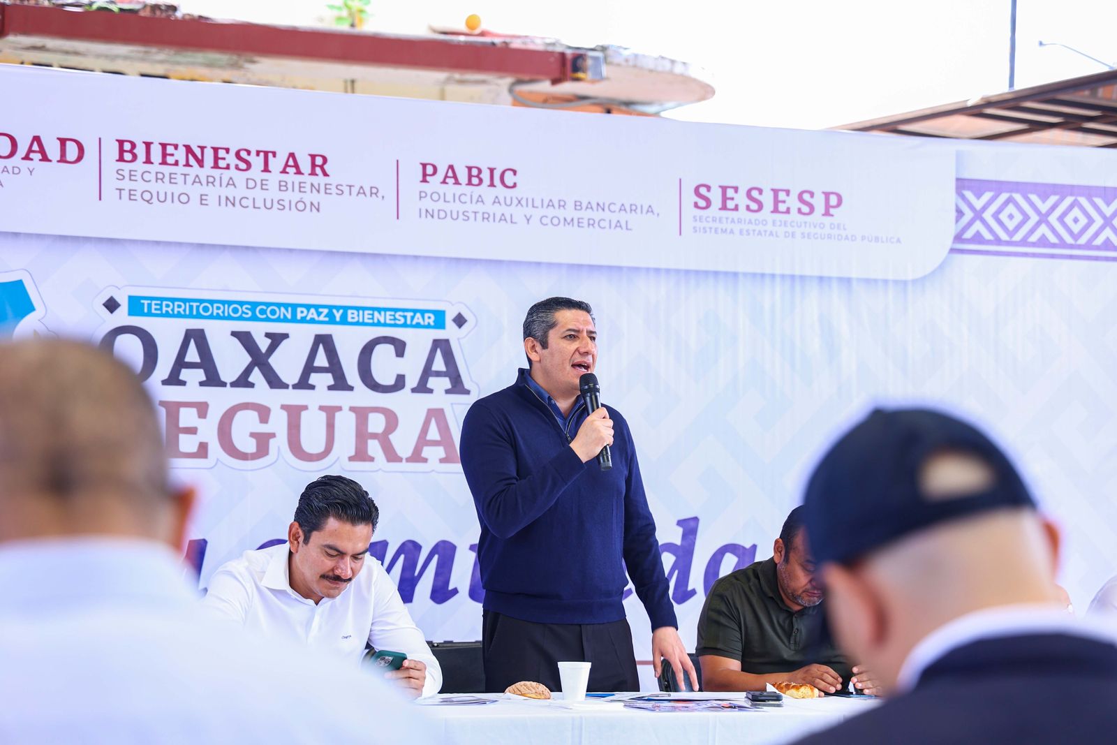 “Fiscalía tu Colonia” visita San Felipe del Agua para establecer diálogo directo con ciudadanía para atención a temas de justicia y seguridad: Fiscal Bernardo Rodríguez Alamilla “Fiscalía tu Colonia” visita San Felipe del Agua para establecer diálogo directo con ciudadanía para atención a temas de justicia y seguridad: Fiscal Bernardo Rodríguez Alamilla