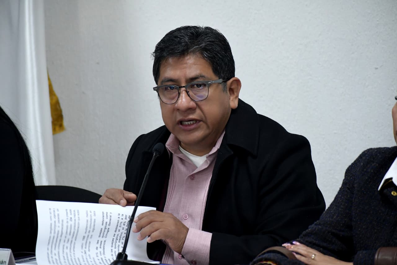 Presenta titular de la Comision de Arbitraje Medico Alberto Vasquez Sangerman informe al Congreso de Oaxaca Presenta titular de la Comision de Arbitraje Medico Alberto Vasquez Sangerman informe al Congreso de Oaxaca