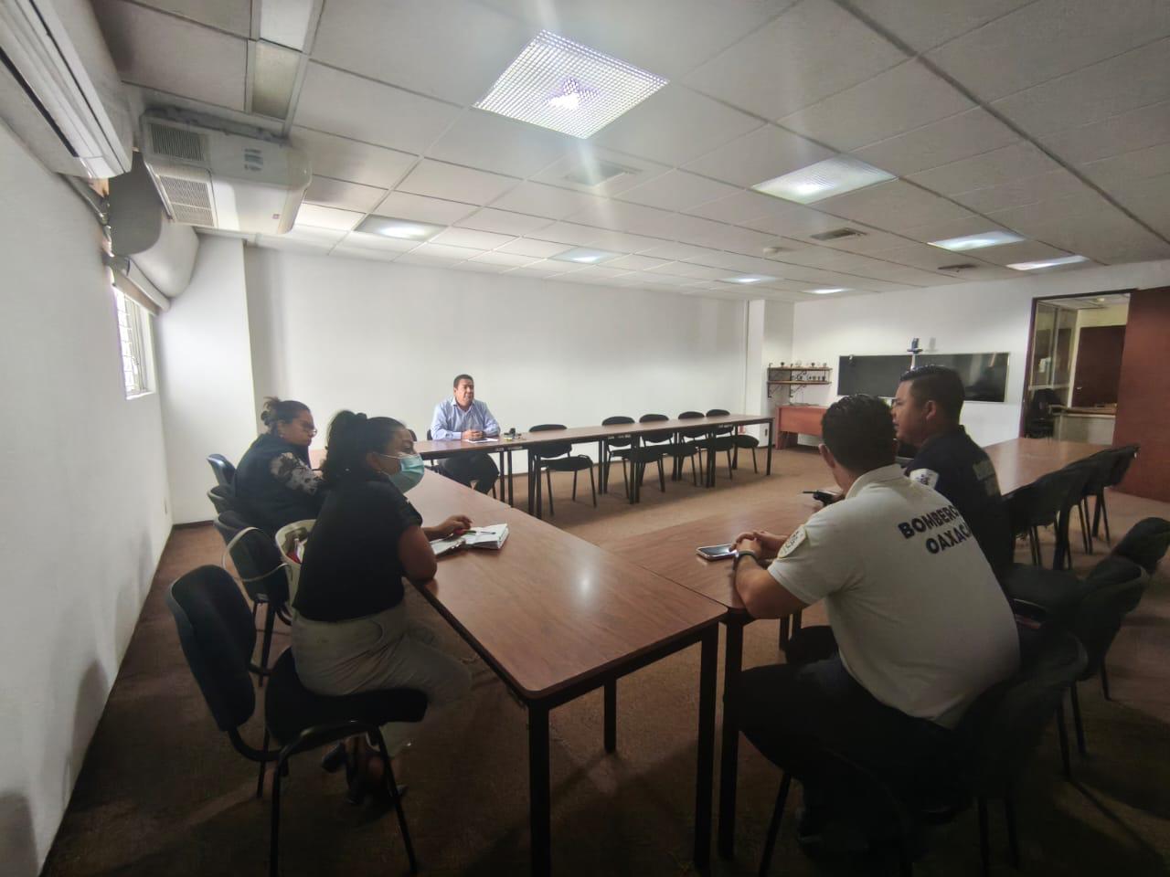 Acuerdan bomberos y Capufe libre tránsito de vehículos de emergencia de la corporación en casetas de cobro de Oaxaca Acuerdan bomberos y Capufe libre tránsito de vehículos de emergencia de la corporación en casetas de cobro de Oaxaca