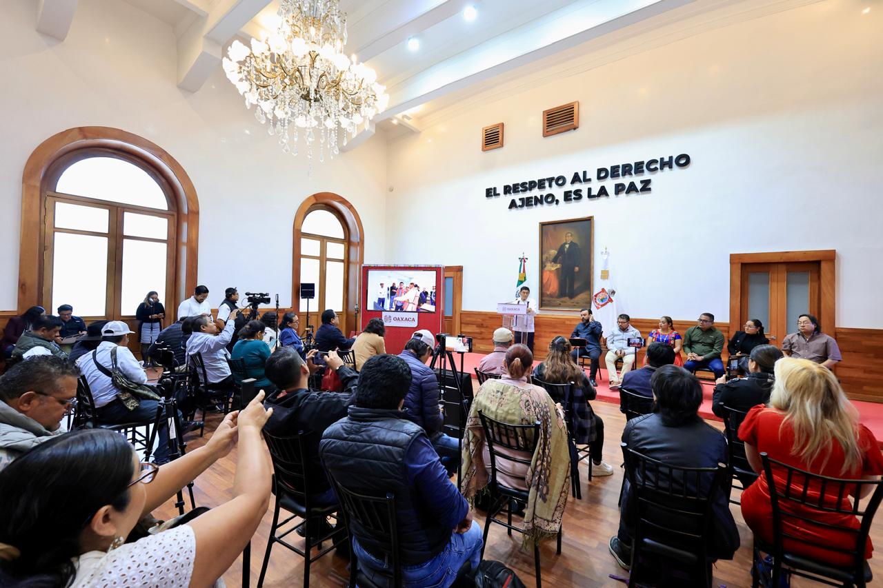 Con perspectiva social, tren suburbano “El Tehuanito” mejorará la vida diaria de miles de personas istmeñas: Salomón Jara Con perspectiva social, tren suburbano “El Tehuanito” mejorará la vida diaria de miles de personas istmeñas: Salomón Jara
