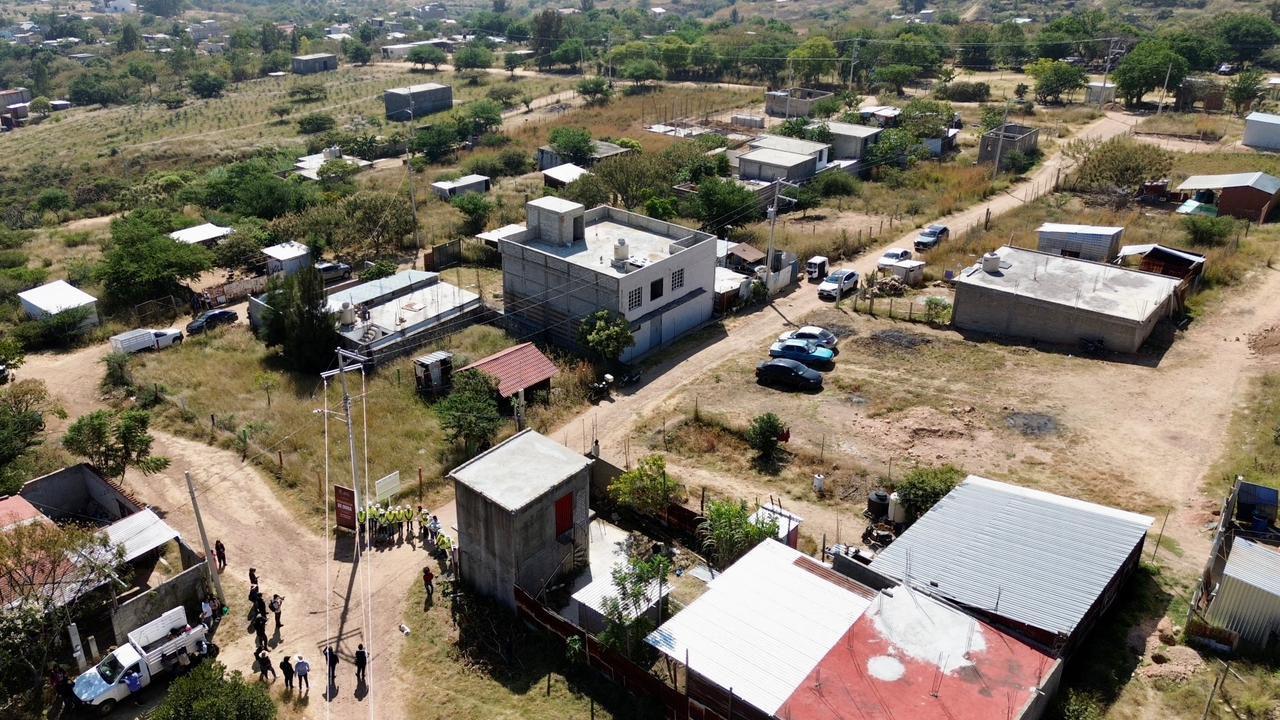 Familias de la colonia Ojito de Agua transforman su vida con obras de electrificación