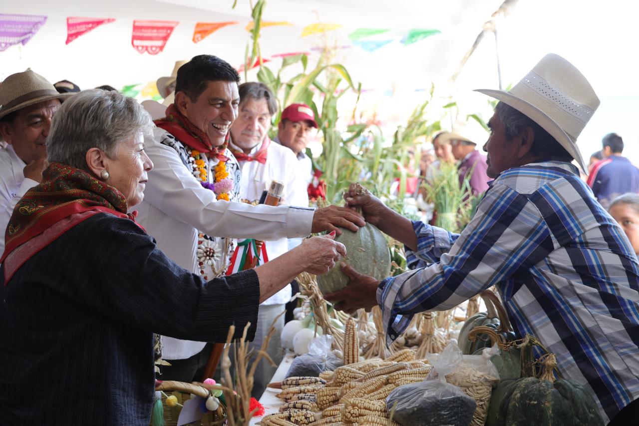 OAXACA, EJEMPLO DE PRESERVACIÓN DEL MAÍZ, DESPUÉS DE MEDIO SIGLO LOGRARA SU AUTOSUFICIENCIA ALIMENTARIA OAXACA, EJEMPLO DE PRESERVACIÓN DEL MAÍZ, DESPUÉS DE MEDIO SIGLO LOGRARA SU AUTOSUFICIENCIA ALIMENTARIA