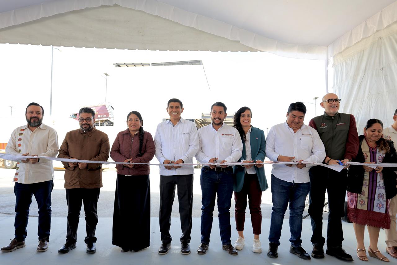DESPUÉS DEL CIERRE DEL TIRADERO DE BASURA QUE OPERAN DURANTE MÁS DE 30 AÑOS INAUGURA GOBERNADOR SALOMÓN JARA, PLANTA DE TRANSFERENCIA DE RESIDUOS SÓLIDOS, DE LAS MÁS MODERNAS DE MEXICO