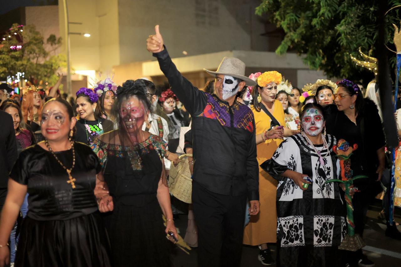 Las calles de Oaxaca se llenan de vida con la Gran Comparsa del Día de Muertos Las calles de Oaxaca se llenan de vida con la Gran Comparsa del Día de Muertos