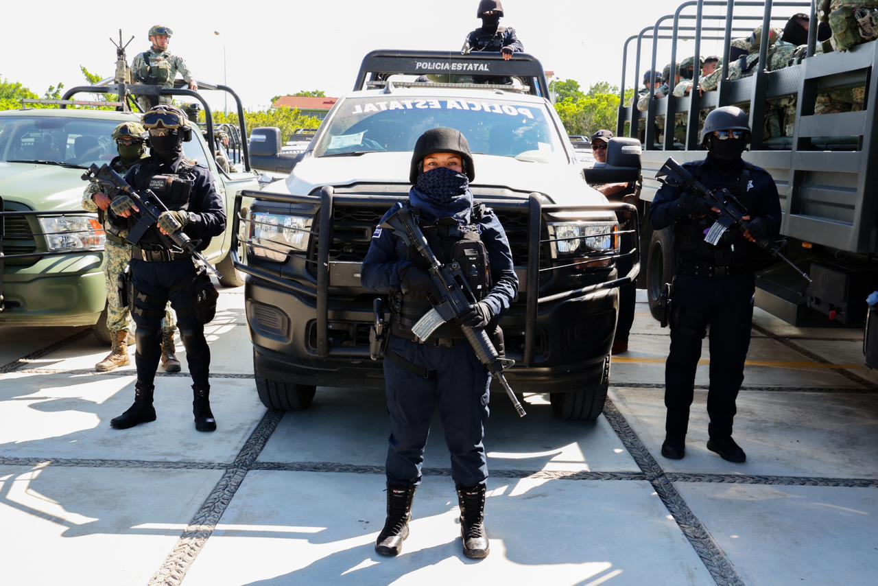 MARINA, DEFENSA, GN, AEI, SSPC y C5 intensifican acciones directas con Operación Sable en Juchitán para reforzar seguridad en el Istmo: Fiscalía de Oaxaca MARINA, DEFENSA, GN, AEI, SSPC y C5 intensifican acciones directas con Operación Sable en Juchitán para reforzar seguridad en el Istmo: Fiscalía de Oaxaca